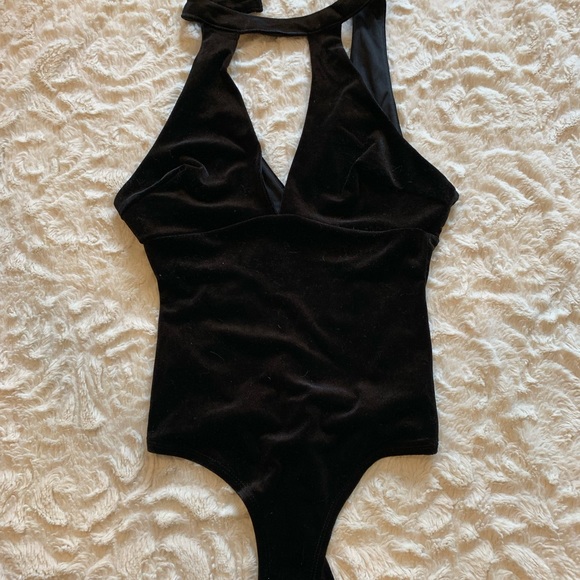 Urban Planet black velvet chocker bodysuit - Picture 1 of 5